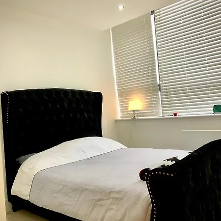Serenity Suite Haywards Heath Exterior photo